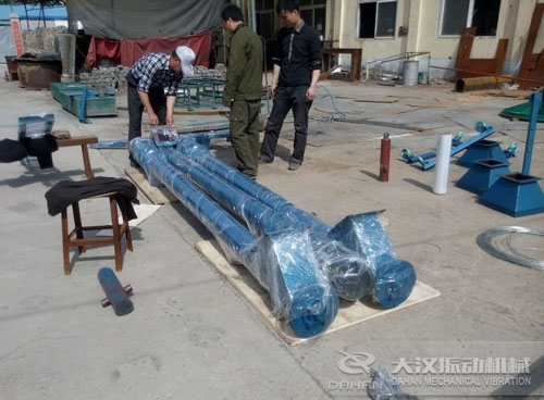 管式螺旋輸送機包裝發(fā)貨