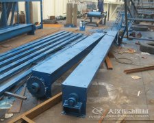 <b>U型螺旋輸送機和無軸螺旋輸送機（jī）的使用特點</b>